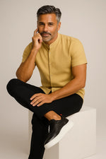 Camisa Sarja Estonada com Gola Padre Manga Curta