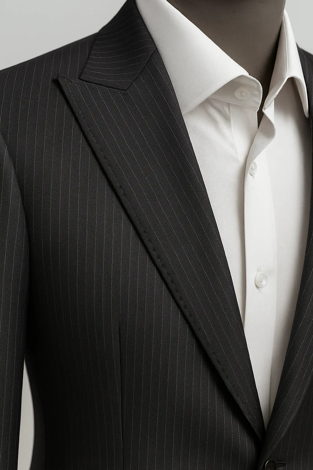 Terno Slim Masculino Preto Risca de Giz em Poliviscose