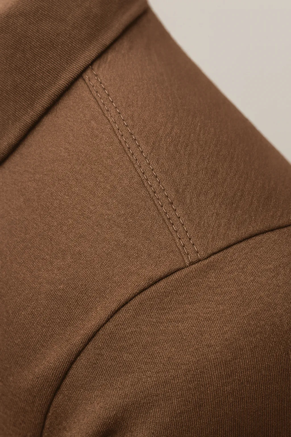 Camisa Polo Slim em Algodão com Gola V