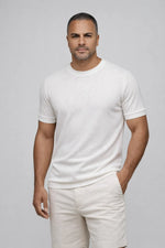 Camiseta Masculina Estruturada em Algodão com Textura Premium