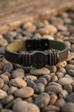 Pulseira Masculina São Bento em Couro Legítimo Preta