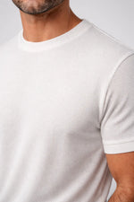 Camiseta Masculina Estruturada em Algodão com Textura Premium