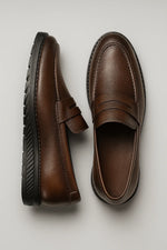 Sapato Casual Loafer Veneto em Couro Maquiato