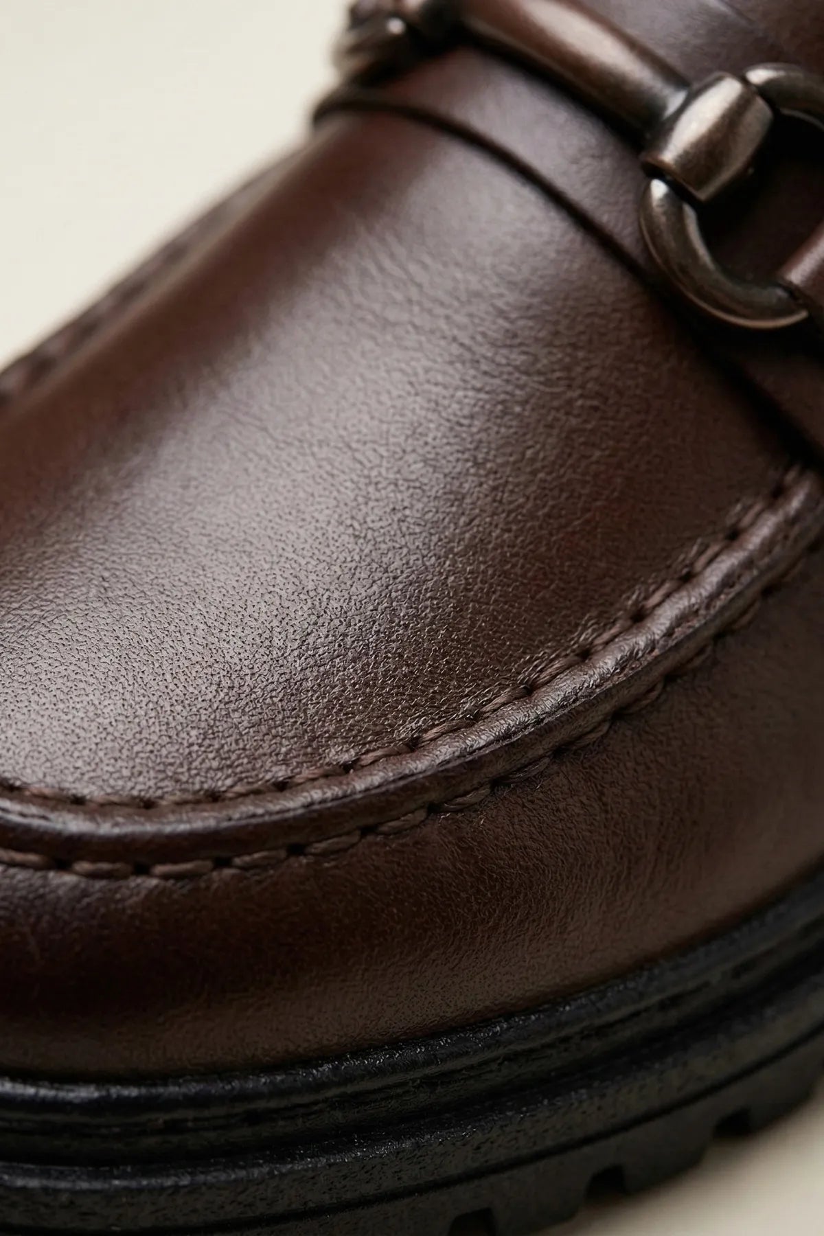 Sapato Mocassim Alaska com Bridão Prateado