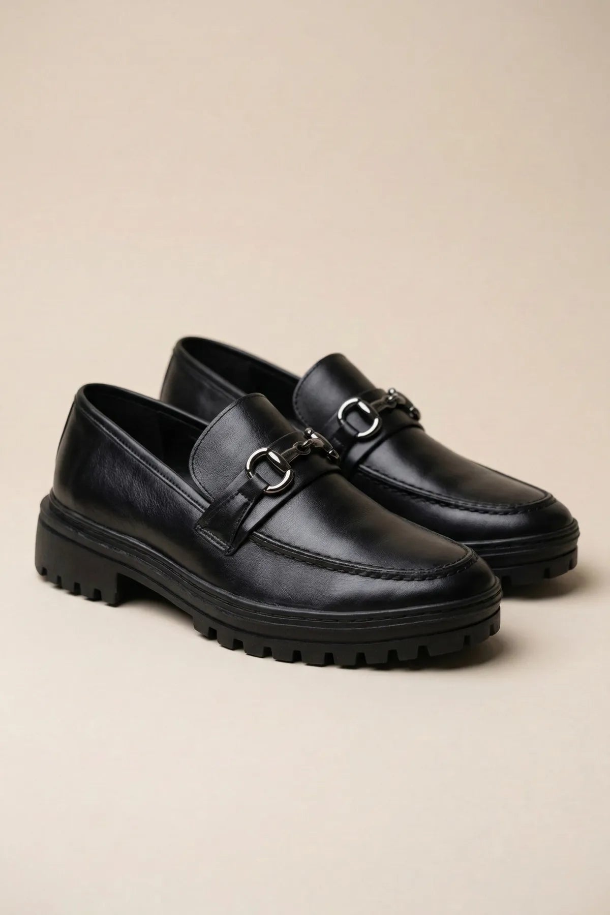 Sapato Mocassim Alaska com Bridão Prateado