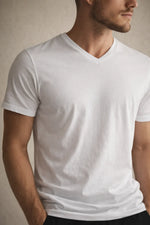 Camiseta Masculina Gola V em Algodão Egípcio Clássica