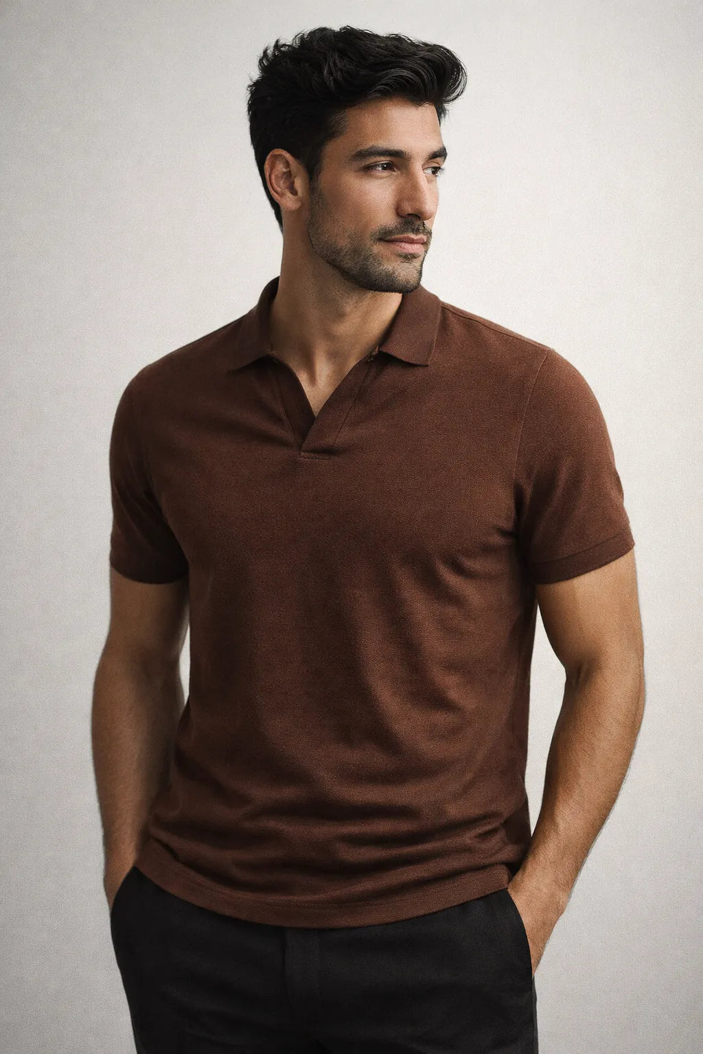 Camisa Polo Slim em Algodão com Gola V