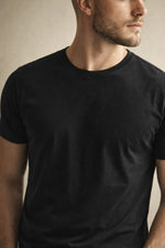 Camiseta Masculina Gola Redonda em Algodão Clássica