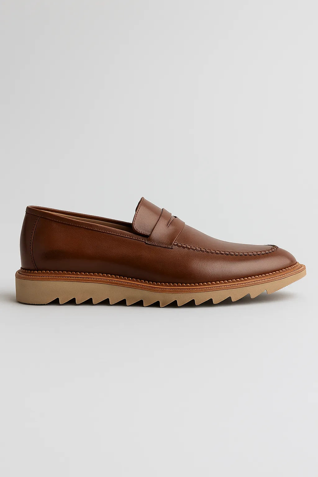 Sapato Social Loafer Tratorado Savelli em Couro Legítimo