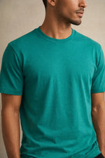 Camiseta Masculina em Algodão com Gola Redonda